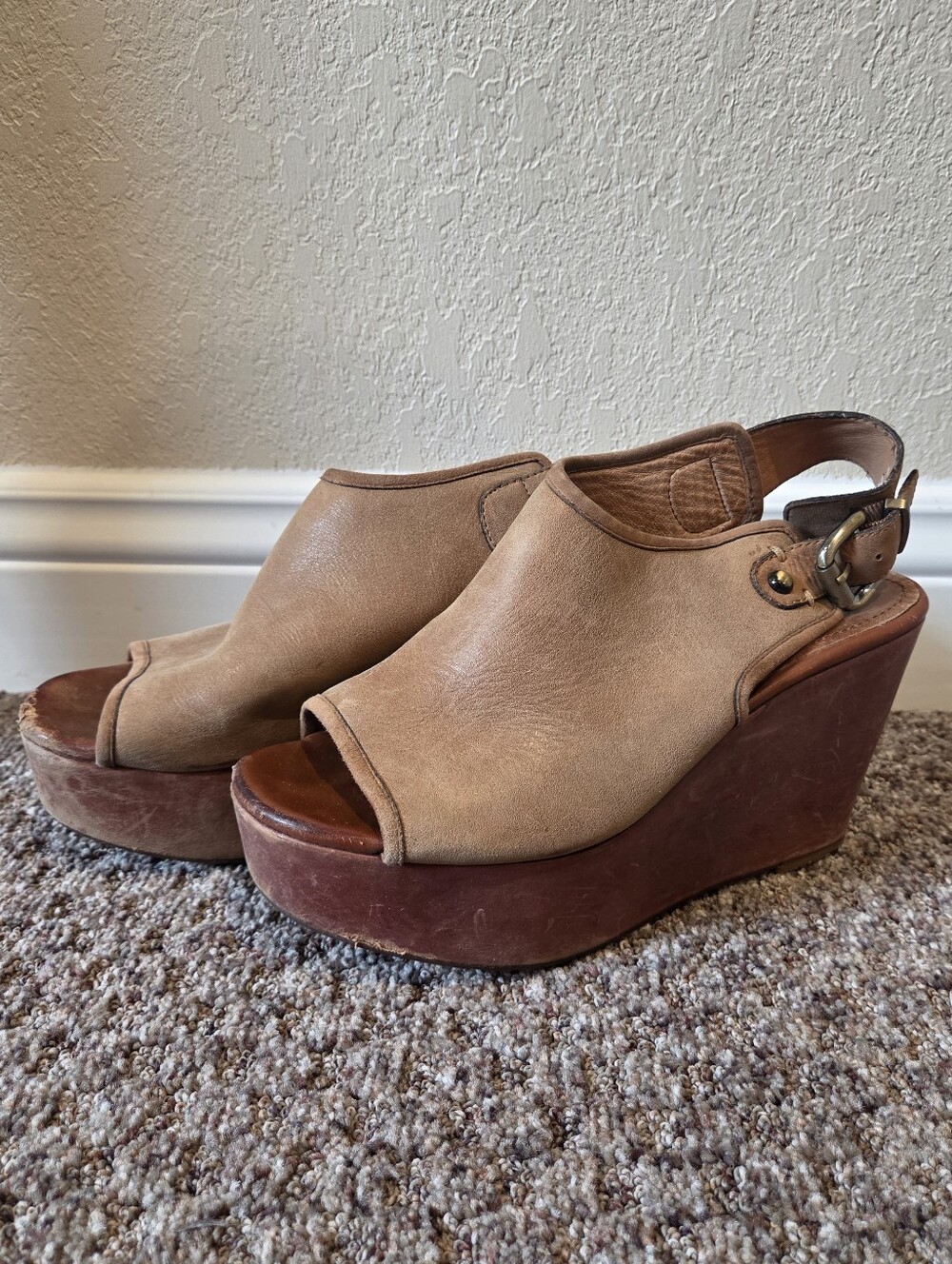 Nicole "Lively" Leather Platform Wedge Sandal - Size 8.5M